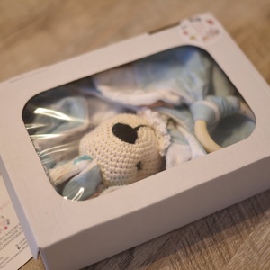 Gyönyörű Babaváró-Babaköszöntő ajándék szett kutyusos mintával - baba - mama - babalátogató ajándékcsomag - Meska.hu