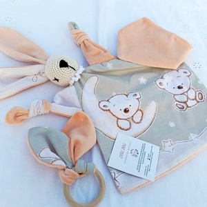 Gyönyörű pihe puha Babaköszöntő ajándék szett   - baba - mama - babalátogató ajándékcsomag - Meska.hu