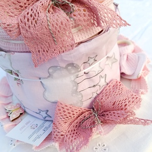 Gyönyörű Pelenkatorta Babaköszöntő ajándéknak - baba - mama - babalátogató ajándékcsomag - Meska.hu