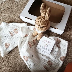 Nyuszis rongyikendő előkével duplagéz anyagból  - Meska.hu