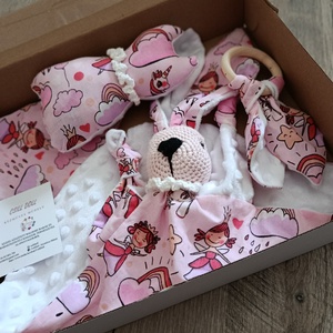 4 részes Babaköszöntő ajándék szett rózsaszín álomvilágban - baba - mama - babalátogató ajándékcsomag - Meska.hu