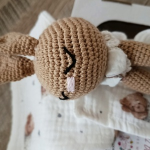 Nyuszis rongyikendő előkével duplagéz anyagból  - Meska.hu