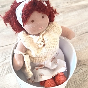  Öltöztethető vöröshajú Waldorf típusú baba keresi társát - Meska.hu