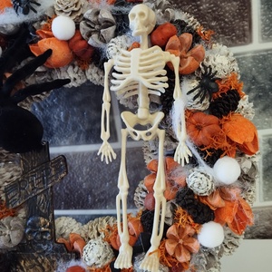 Pókos csontvázas Halloween ajtódísz - otthon & életmód - dekoráció - halloween - halloweeni ajtódíszek és ablakdíszek - Meska.hu