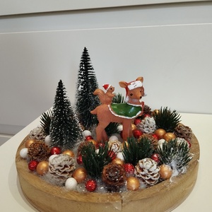 Téli, karácsonyi asztaldísz, őzikével, fenyőkkel, Karácsony, Adventi díszek, Adventi asztaldísz, , MESKA