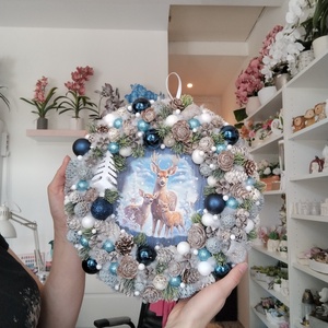 Szarvasos téli ajtódísz, kék, fehér, 29 cm - karácsony - adventi díszek - adventi ajtódísz - Meska.hu