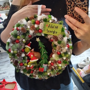 Itt lakik a Grincs, 3d figurás ajtódísz, 31cm - karácsony - karácsonyi lakásdekoráció - karácsonyi ajtódíszek - Meska.hu
