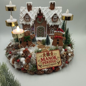 Óriás világító mézeskalácsház, Mézis adventi koszorú, led gyertyákkal, Karácsony, Adventi díszek, Adventi gyertyadíszek és koszorúdíszek, , Nagyméretű adventi koszorú
Óriás mézeskalácsházzal, belsejébe ledet raktam, hátul kapcsolható
Arany..., MESKA