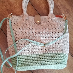 Horgolt kézitáska drapp  - táska & tok - kézitáska & válltáska - belső rendező - Meska.hu