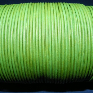 Hasított bőrszíj - 2 mm (24. minta/1 m) - fűzöld - vegyes alapanyag - egyéb alapanyag - Meska.hu Hasított bőrszíj - 2 mm (24. minta/1 m) - fűzöld - vegyes alapanyag - egyéb alapanyag - Meska.hu