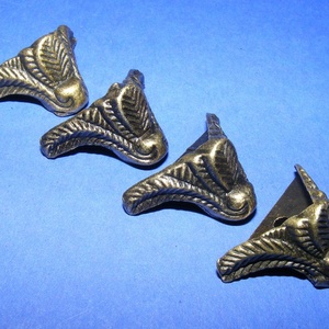 Doboz láb (4. minta/4 db) - 15x20 mm - csat, karika, zár - Meska.hu Doboz láb (4. minta/4 db) - 15x20 mm - csat, karika, zár - Meska.hu
