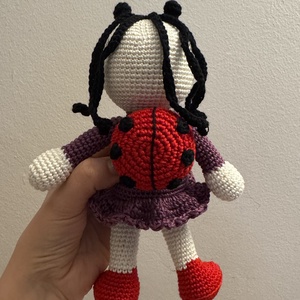 Horgolt Babóca a katicalány  - játék & sport - plüssállat & játékfigura - csiga - Meska.hu