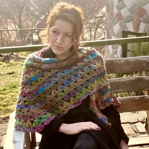 A kertész lánya horgolt vállkendő - ruha & divat - sál, sapka, kendő - kendő - Meska.hu