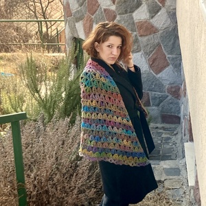 A kertész lánya horgolt vállkendő - ruha & divat - sál, sapka, kendő - kendő - Meska.hu