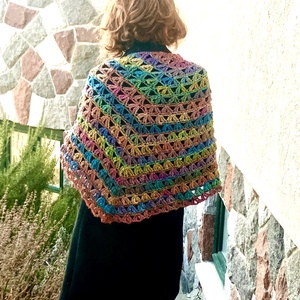 A kertész lánya horgolt vállkendő - ruha & divat - sál, sapka, kendő - kendő - Meska.hu