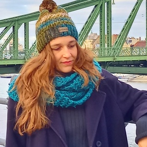 Olíva-petrolkék pomponos sapka - ruha & divat - sál, sapka, kendő - sapka - Meska.hu