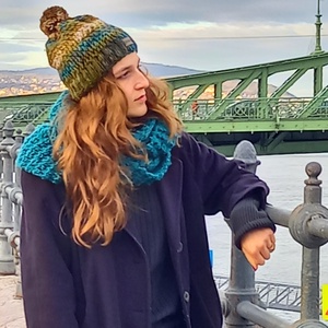 Olíva-petrolkék pomponos sapka - ruha & divat - sál, sapka, kendő - sapka - Meska.hu