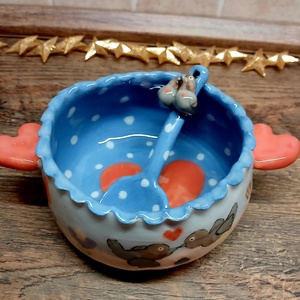 Egyedi pöttyös ,szerelmes galamb páros, virágos müzlis tál kanállal Valentin napra - otthon & életmód - konyhafelszerelés, tálalás - tálalás - bögre & csésze - Meska.hu