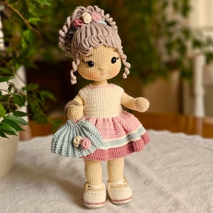 Horgolt baba ridiküllel - játék & sport - baba & babaház - öltöztethető baba - Meska.hu