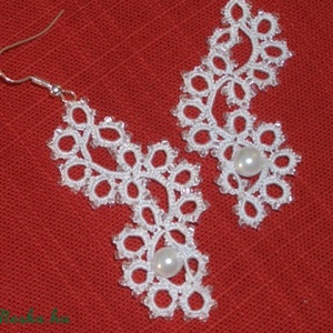 KYRA fehér fülbevaló gyönggyel, hajócsipke, horgolt, , Csomózás, Horgolás, MESKA