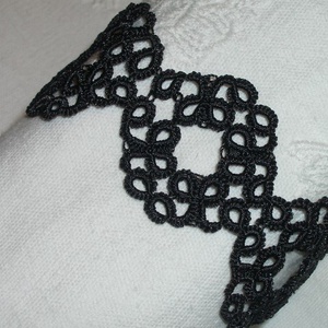 ORIGO fekete hajócsipke karkötő lila tekla gyönggyel, horgolt -  - Meska.hu ORIGO fekete hajócsipke karkötő lila tekla gyönggyel, horgolt -  - Meska.hu