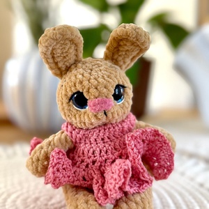 Amigurumi horgolt nyuszi fodros ruhában - játék & sport - plüssállat & játékfigura - nyuszi - Meska.hu