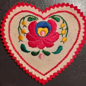 Matyó hímzéssel készült díszek (vintage) - otthon & életmód - dekoráció - fali és függő dekoráció - falra akasztható dekor - Meska.hu