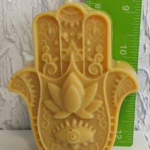 Hamsa Fénye  -Hamsa kéz gyertya � védelmező kéz, spirituális lakásdekor, védelmező ajándék - otthon & életmód - gyertya, illat, aroma - gyertya - Meska.hu