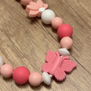 Rágcsalánc - rózsaszín pillangó rágcsával - baba - mama - baba játékok - cumilánc - Meska.hu