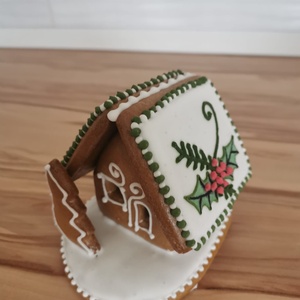 Mézeskalács házikó magyal díszítéssel - Meska.hu