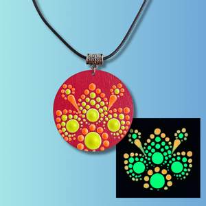 Foszforeszkáló csepp alakú mandalás nyaklánc  - tűz, Ékszer, Nyaklánc, Medálos nyaklánc, Ékszerkészítés, Festett tárgyak, MESKA