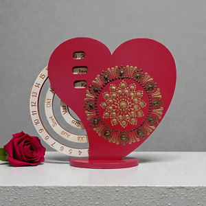 Szív alakú mini öröknaptár - piros-arany, Otthon & Életmód, Dekoráció, Fali és függő dekoráció, Falinaptár & Öröknaptár, Festett tárgyak, MESKA