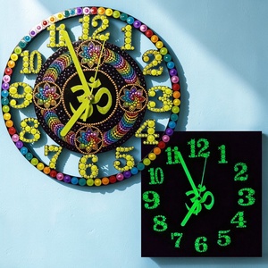 OM jeles foszforeszkáló falióra, Otthon & Életmód, Dekoráció, Fali és függő dekoráció, Falióra & óra, Festett tárgyak, MESKA