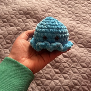 Horgolt plüss polip - játék & sport - plüssállat & játékfigura - polip - Meska.hu