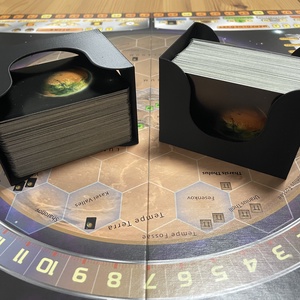 Mars terraformálása társasjáték-kiegészítő: laptartó/lapvédő (2 db), Játék & Sport, Táblajáték és Kártyajáték, Társasjátékok, Dobókocka, Mindenmás, MESKA