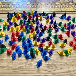 Nagyfeszültség társasjáték kiegészítők: játékosjelölők (132 db) - játék & sport - táblajáték és kártyajáték - társasjátékok - dobókocka - Meska.hu