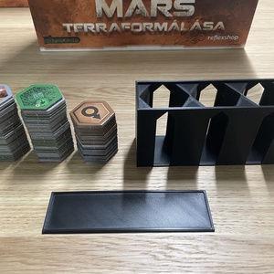 Mars terraformálása társasjáték-kiegészítő: lapkatartó - játék & sport - táblajáték és kártyajáték - társasjátékok - dobókocka - Meska.hu