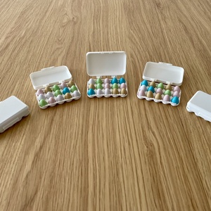 Fesztáv társasjáték-kiegészítő: tojástartók (5 db) - játék & sport - táblajáték és kártyajáték - társasjátékok - dobókocka - Meska.hu