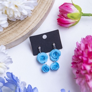 Kék lógó rózsa fülbevaló, Ékszer, Fülbevaló, Lógó fülbevaló, Ékszerkészítés, MESKA