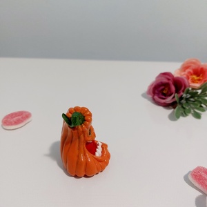 3D nyomtatott, Kézzel festett Halloweeni gonosz kis tökfej figura, vízálló, halloweeni városhoz, faluhoz, új - művészet - makett, modell - Meska.hu
