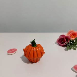 3D nyomtatott, Kézzel festett Halloweeni gonosz kis tökfej figura, vízálló, halloweeni városhoz, faluhoz, új - művészet - makett, modell - Meska.hu