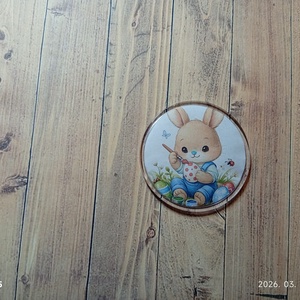 Boldog Húsvétot, húsv�ti kisfiús nyuszis kitűző, díszcsomagolásban, locsoló ajánd�k, új - ékszer - kitűző és bross - Meska.hu