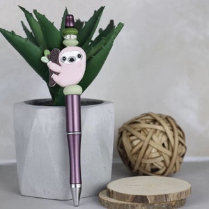 Egyedi toll-rózsaszín lajhár - Meska.hu