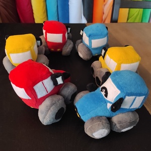 Mini Plüss traktor piros  - játék & sport - plüssállat & játékfigura - plüss autó & motor - Meska.hu