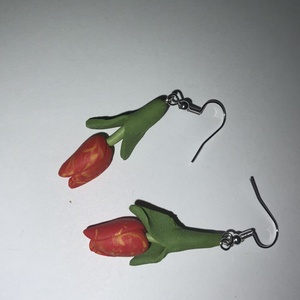 Tulipános süthető gyurma fülbevaló - ékszer - fülbevaló - lógó fülbevaló - Meska.hu