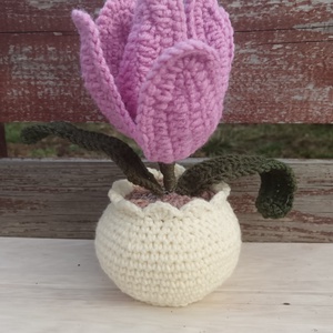 Horgolt tulipán, benne egy szívecske  - otthon & életmód - dekoráció - Meska.hu