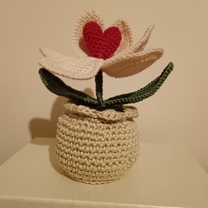 Horgolt tulipán szivecskével - otthon & életmód - dekoráció - Meska.hu
