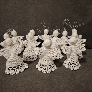 Horgolt angyalkák  - karácsony - karácsonyi lakásdekoráció - karácsonyfadíszek - Meska.hu