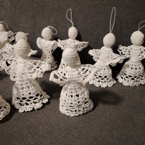 Horgolt angyalkák  - karácsony - karácsonyi lakásdekoráció - karácsonyfadíszek - Meska.hu