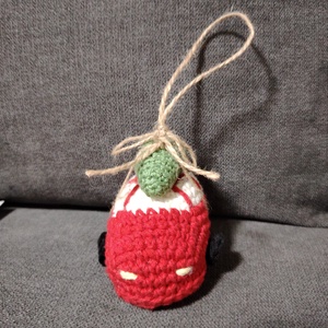 Horgolt karácsonyi autó  - karácsony - karácsonyi lakásdekoráció - karácsonyfadíszek - Meska.hu